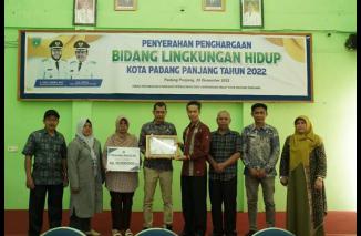 Pemko Serahkan Penghargaan Bidang Lingkungan Hidup