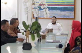 BPN Serahkan 219 Sertifikat Tanah Aset Pemko