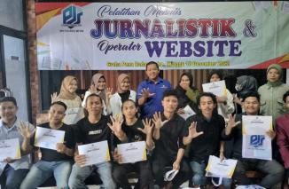 Beri Pelatihan Jurnalistik Bagi Mahasiswa, DPC PJS Metro: Jadi Wartawan Bukan Pilihan Terakhir