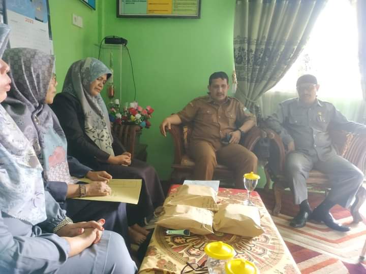 K3S SD Serahkan Bantuan untuk Siswa Penderita Kanker