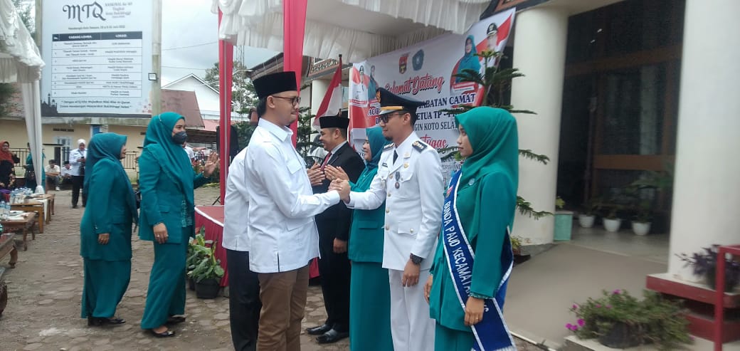 Wako Bukittinggi Erman Safar Hadiri Sertijab Camat MKS