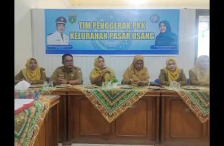 Kelurahan Paus Salurkan Makanan Sehat Bergizi untuk Enam Baduta