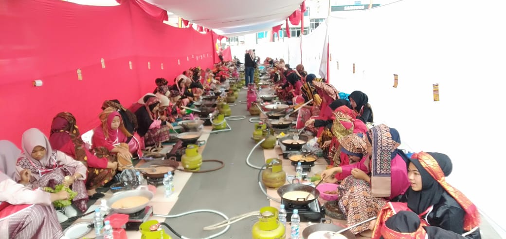 60 Pelajar di Bukittinggi Ikuti Festival Gadih Minang Marandang