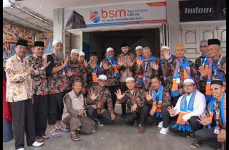 Wako Fadly Amran Lepas Keberangkatan Jemaah Umrah Full Ramadan BSM