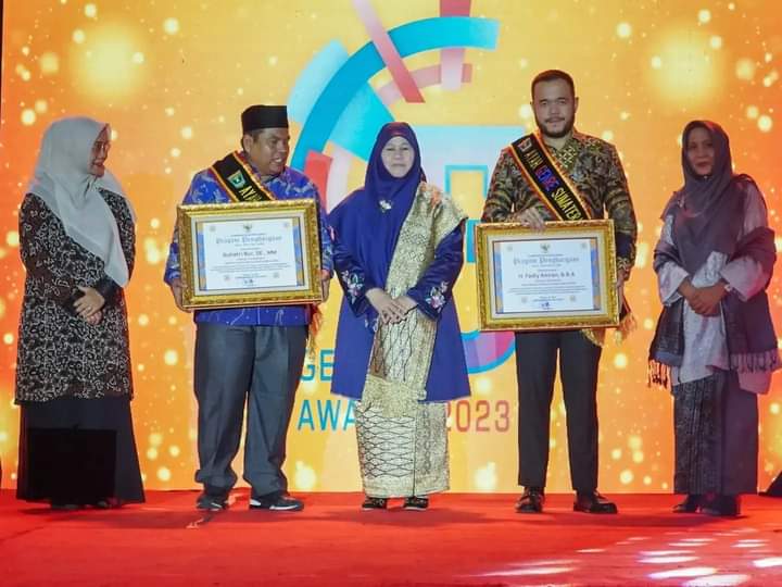 Wako Fadly Amran Terima Anugerah Ayah GenRe Kolaboratif