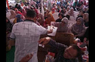 PETCAH..!!! Reses Wakil Ketua DPRD Masa Sidang lll Bertabur Hadiah Door Prize