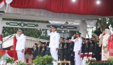 Wawako Marfendi Jadi Inspektur Upacara Penurunan Bendera Merah Putih di HUT RI ke-78