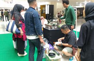Pengunjung Dimanjakan dengan Suguhan Kopi Barista di Acara Bukittinggi Menyeduh 2023