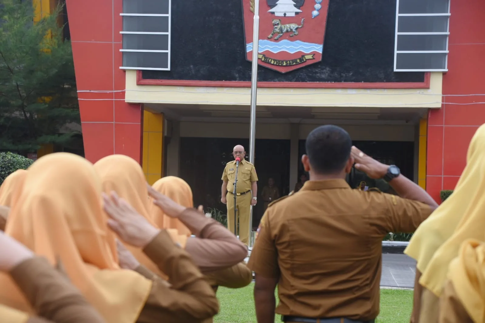 Sekda Pimpin Apel Gabungan, Himbau ASN Tingkat Kinerja dan Kedisiplinan