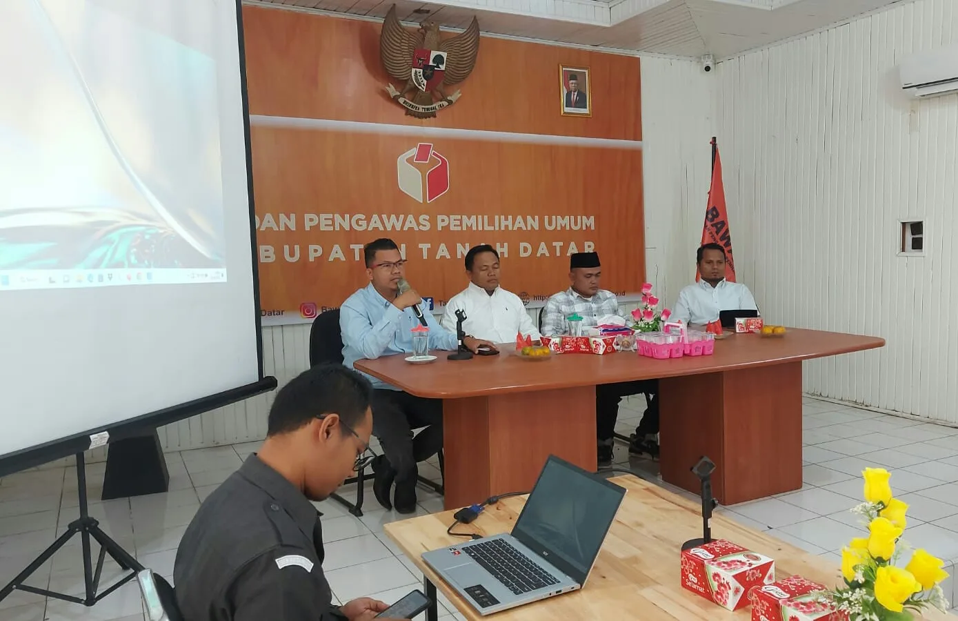 Bawaslu Tanah Datar Gelar Rakor Pengawasan DPTb dan DPK, Khadafi Ingatkan Harus Sesuai Prosedur