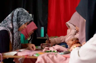 BDI dan Koperindag Agam Adakan Pelatihan Pembuatan Hiasan Busana Jahit Tangan