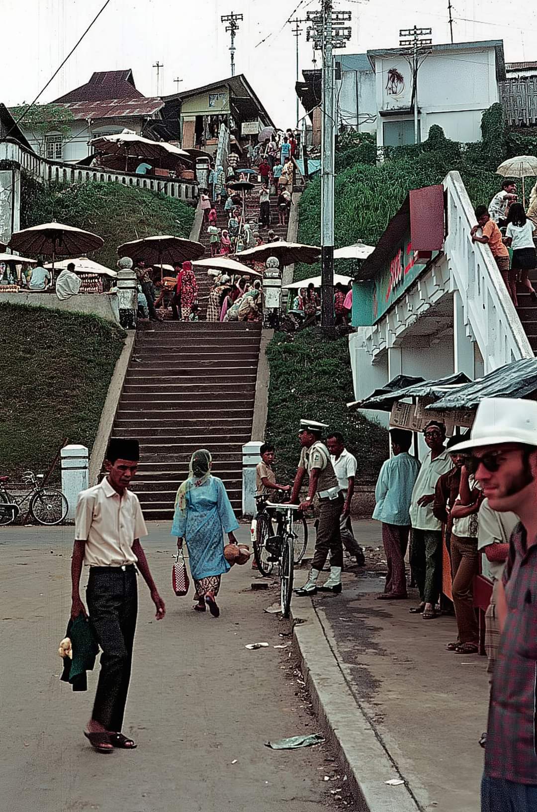 Bukittinggi Mengalami Transformasi Menjadi Kota Kosmopolitan: Sebuah Kisah dari Nagari Kurai