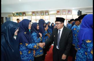 54 Orang PNS Dilantik Memenuhi Perubahan Nomenklatur di Pemkab Tanah Datar
