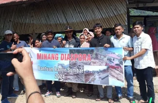 MDNG Serahkan 2100 Paket Sembako untuk Korban Banjir di Pesisir Selatan, Pasaman Barat dan Pariaman 