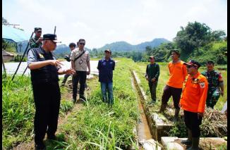 Gubernur Sumbar Bersama Bupati Tinjau Lokasi Bencana di Tanah Datar