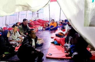 Bupati Tanah Datar Berdialog Dengan Pengungsi Bencana