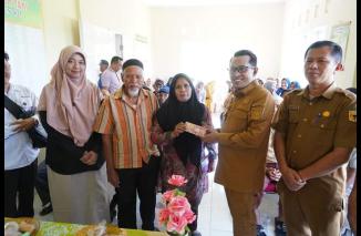 Petani Sungai Tarab Dukung Program Membajak Gratis Dilanjutkan