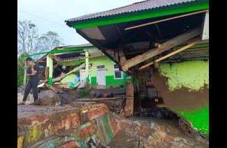 SDN 03 Koto Tuo Kecamatan IV Koto Mengalami Rusak Parah Akibat Bencana Banjir Bandang