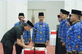 Wako Serahkan SK PNS Tahun 2024 Secara Simbolis