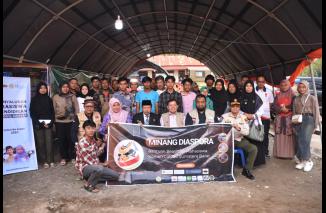 MDNG Beri Beasiswa 13 Mahasiswa Terdampak Galodo di Kabupaten Agam