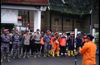 Bupati Tanah Datar Lepas Tim Ekspedisi Aliran Sungai Sigarunggung