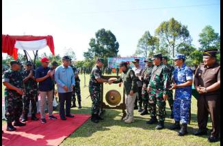 Danrem 032/Wirabraja Tutup TMMD ke 120 di Tanah Datar