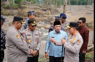 Alumni AKABRI 94 Berikan Bantuan Korban Bencana Alam di Tanah Datar