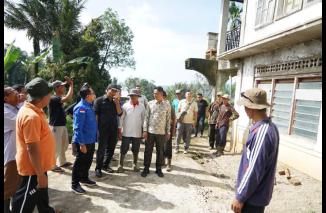 Bupati Tanah Datar Apresiasi Tradisi Gotong Royong Warga Nagari Batu Bulek
