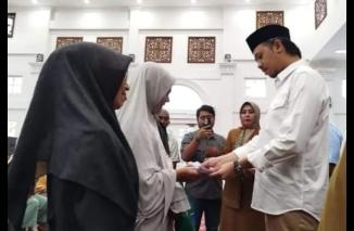 Pemko dan Baznas Salurkan Zakat Program Bukittinggi Peduli, Cerdas, Makmur dan Sehat