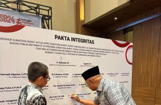 Kabupaten Agam Ikuti Penandatanganan Pakta Integritas Keterbukaan Informasi Publik