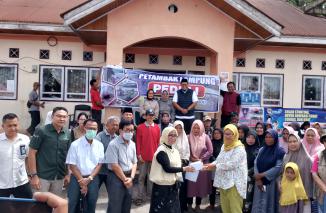 Komunitas Petambak Udang Lampung Bantu Petani Korban Bencana Alam di Tanah Datar