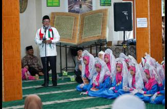 35 Santri Khatam Al Quran di Masjid Nur Ilahi Nagari Panyalaian Tanah Datar