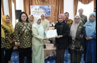 Dharmayukti Karini dan BPHPI Bantu Korban Bencana Alam di Tanah Datar