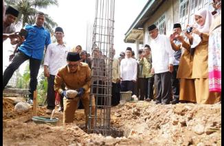Bupati Tanah Datar Letakan Batu Pertama Pembangunan Masjid Nikmatullah Bonca Nagari Batu Bulek