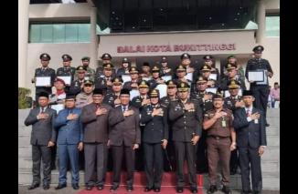 Kombes Pol. Yessi Kurniati, SIK Pimpin Upacara Peringatan Bhayangkara Ke 78