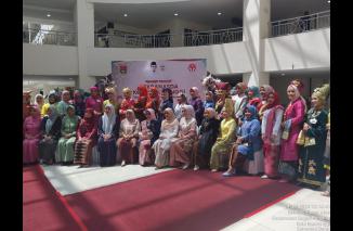 Dengan Mengusung Tema "Kearifan Lokal" Pemko Bukittinggi Peringati Hari Kebaya Nasional