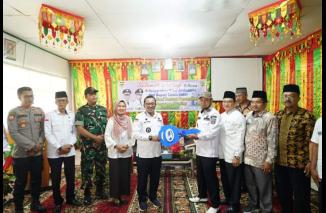 Pemnag Kumango Terima Bantuan Satu Mobil Ambulans