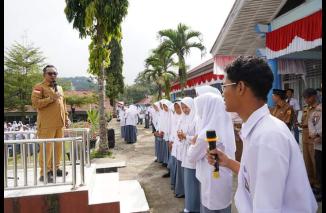 Bupati Tanah Datar Motivasi Siswa SMKN 1 Batusangkar Jadi Pemimpin Cerdas