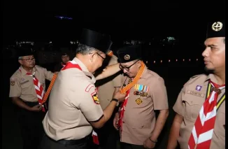 Kamabicab Pramuka Tanah Datar Terima Lencana Melati