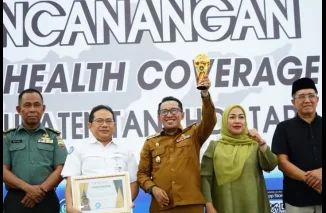 Bupati Canangkan UHC Tanah Datar Sehat, Merdeka Berobat
