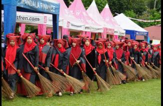 Festival Bungo Inai dan Seribu Sapu Lidi Semarakan Event Nagari Rambatan