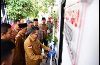 Bupati Tanah Datar Resmikan Gedung Posyandu Orchid