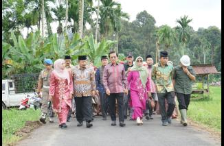 Bupati Agam Letakan Batu Pertama Pembangunan Jembatan Jorong Parit Panjang 