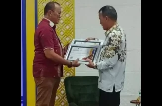 KPPN Bukittinggi Berikan Empat Penghargaan Kepada Pemko