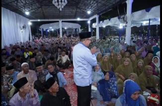 Jamaah Yasinan Nagari Balimbing Wirid di Indojolito Batusangkar