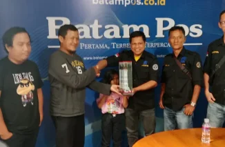 Kunjungan Belajar 7 Anggota PJS Bukittinggi ke Batam Pos