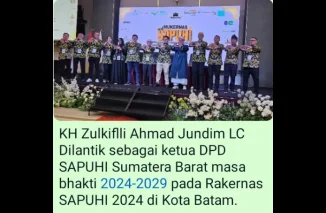PIT LINE - KH Zulkiflli Ahmad Jundim berada di Pit Line Formula One Singapura, pekan lalu.PIMPINAN - KH Zulkiflli Ahmad Jundim bersama Mr Chand, pimpinan Qatar Airways Asia Pasifik pada sebuah pertemuan baru baru ini.