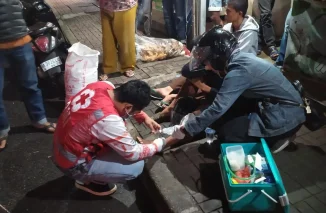 PMI Kota Bukittinggi Beri Pelayanan Medis 3 Korban Lakalantas