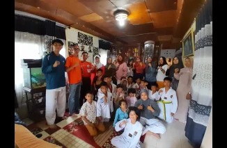 Hari Jadi Yang Pertama Dojang Hoki Taekwondo Sport Adakan Kegiatan Berbagi Makan Siang