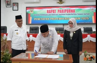 DPRD Bersama Pemkab Tanah Datar Sepakati Sembilan Propemperda 2025